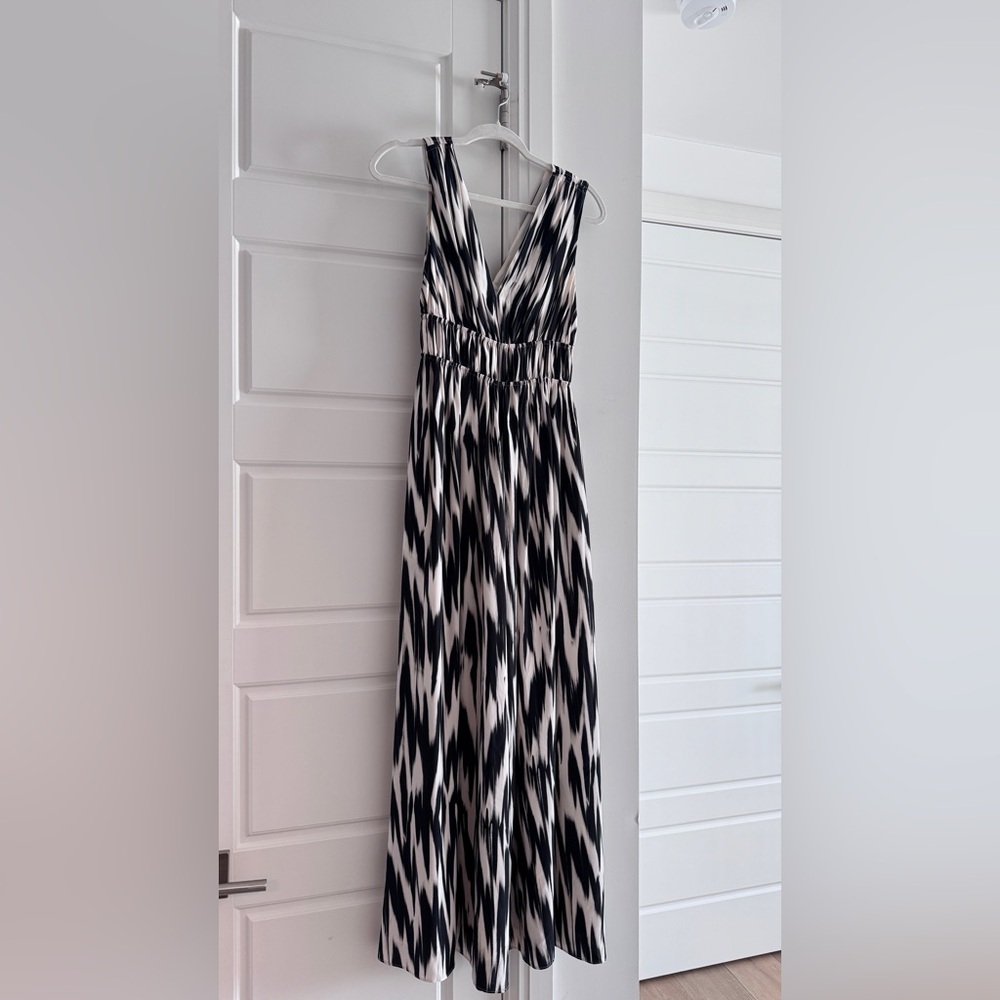 Banana Republic Silk Elegant Black and White Maxi Dress, size XS-S